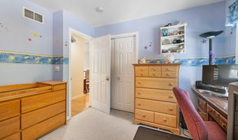 100 Pondview Ln, Bristol, CT 06010