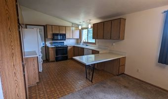 904 Guthrie St, Adair, IA 50002