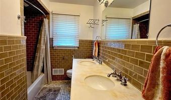 202 Pleasant Ave, Bergenfield, NJ 07621