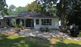 7 Rocky Ledge Dr, Clinton, CT 06413