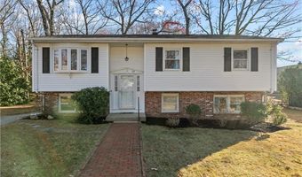 25 Lakeview Ave, Lincoln, RI 02865