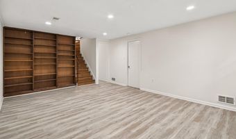 5133 RED FOX Dr, Annandale, VA 22003