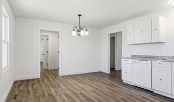 427 N Harrison Ave, Aurora, MO 65605