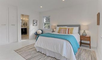 2501 CREST St, Alexandria, VA 22302