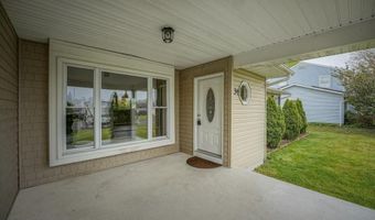34 Bell St, Bayville, NJ 08721
