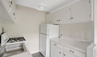 7717 DONNYBROOK Ct 103, Annandale, VA 22003