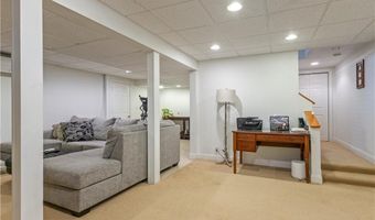 6 Fleuette Dr, Bellingham, MA 02019