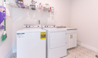 3341 Roseford Blvd, Ann Arbor, MI 48105