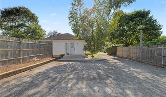 137 Kingstown Rd, Narragansett, RI 02882