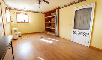 105 S Dubuque St, Albion, IA 50005