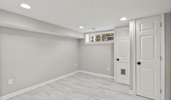 330 S CLINTON St, Baltimore, MD 21224