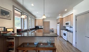 929 OLD COUNTY Rd, Brookings, OR 97415