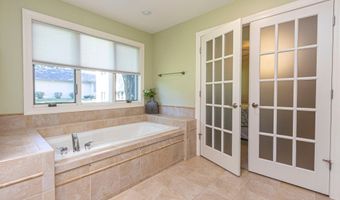 1301 Geneva Dr, Alexandria, MN 56308