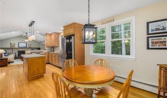 68 Daniel Dr, North Kingstown, RI 02852