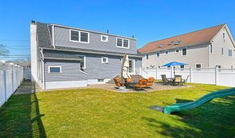 2724 Landing Ave, Bellmore, NY 11710