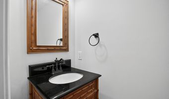 8530 SOUTHLAWN Ct, Alexandria, VA 22309