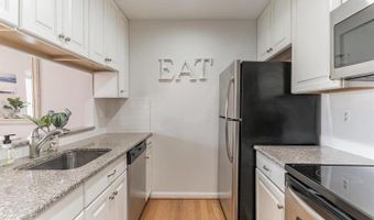 1020 N STAFFORD St 408, Arlington, VA 22201