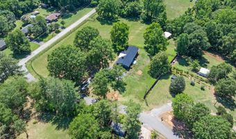 1064 Knollwood Acres Rd, Boiling Springs, SC 29316