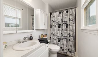 1046 Foxmoor Ln, Ashland, OH 44805