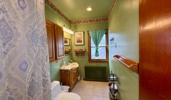 802 7th St, Britton, SD 57430