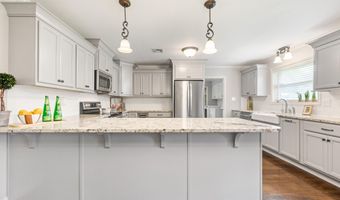 304 Presbytere Pkwy, Lafayette, LA 70503