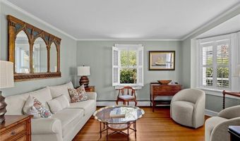 8 Sanford St, Newport, RI 02840