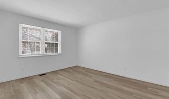 504 Thornlea Ct, Ballwin, MO 63011