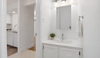 2410 S WALTER REED Dr 2, Arlington, VA 22206