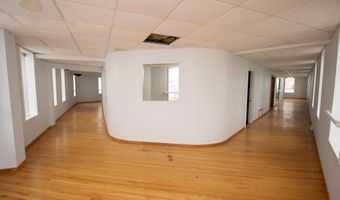 300 4th St, Algoma, WI 54201