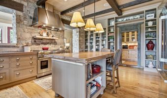 965 Eastman Dr, Bigfork, MT 59911