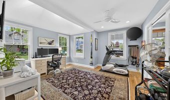 42 Windsor St, Jamestown, RI 02835