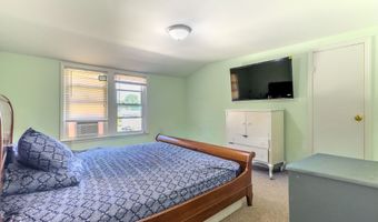 11 Belmont Cir, Danbury, CT 06810