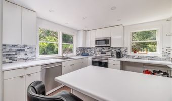 250 Waconia Rd, Alloway, NJ 07422