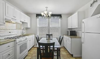 23 W 42ND St 3, Bayonne, NJ 07002