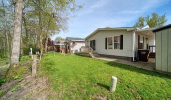 953 Savannah River Dr, Adrian, MI 49221