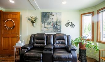875 Hammond St, Bangor, ME 04401