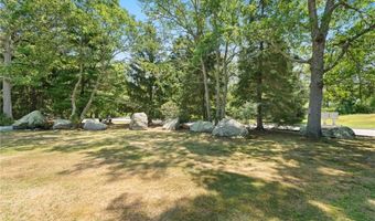 47 Kingsland Ct 6A, Charlestown, RI 02813