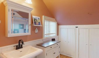 75 Court St, Belfast, ME 04915