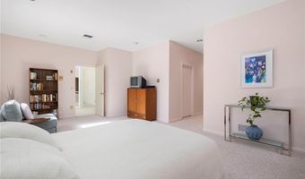 29 Dennell Dr, Lincoln, RI 02865