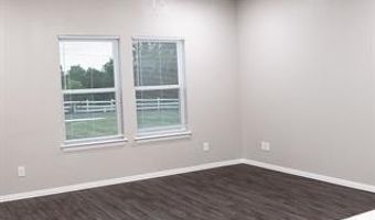 702 W 6th St, Atoka, OK 74525