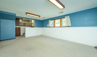 1103 4th St NW, Altoona, IA 50009