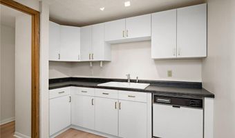 953 Redwood Dr, Apple Valley, MN 55124