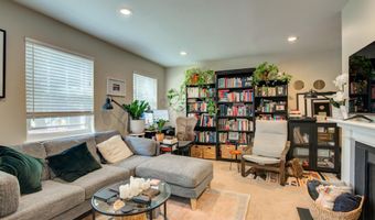 2100 N SCOTT St 103, Arlington, VA 22209