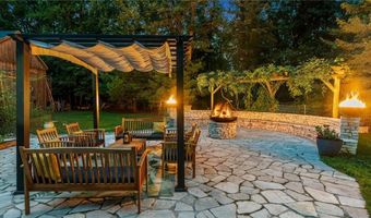1004 Great Rd, Lincoln, RI 02865
