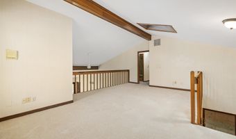 271 N McClellan St 105, Auburn, IN 46706