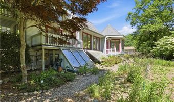 32 Briarwood Rd, Lincoln, RI 02865