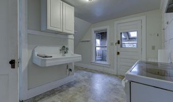 1208 N SUPERIOR St, Appleton, WI 54911