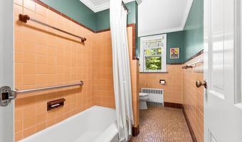 73 Oakwood St, Albany, NY 12208