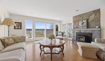 38 Pierce Ave, Jamestown, RI 02835