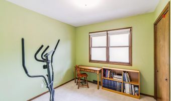 2751 Cleveland Dr, Ames, IA 50010